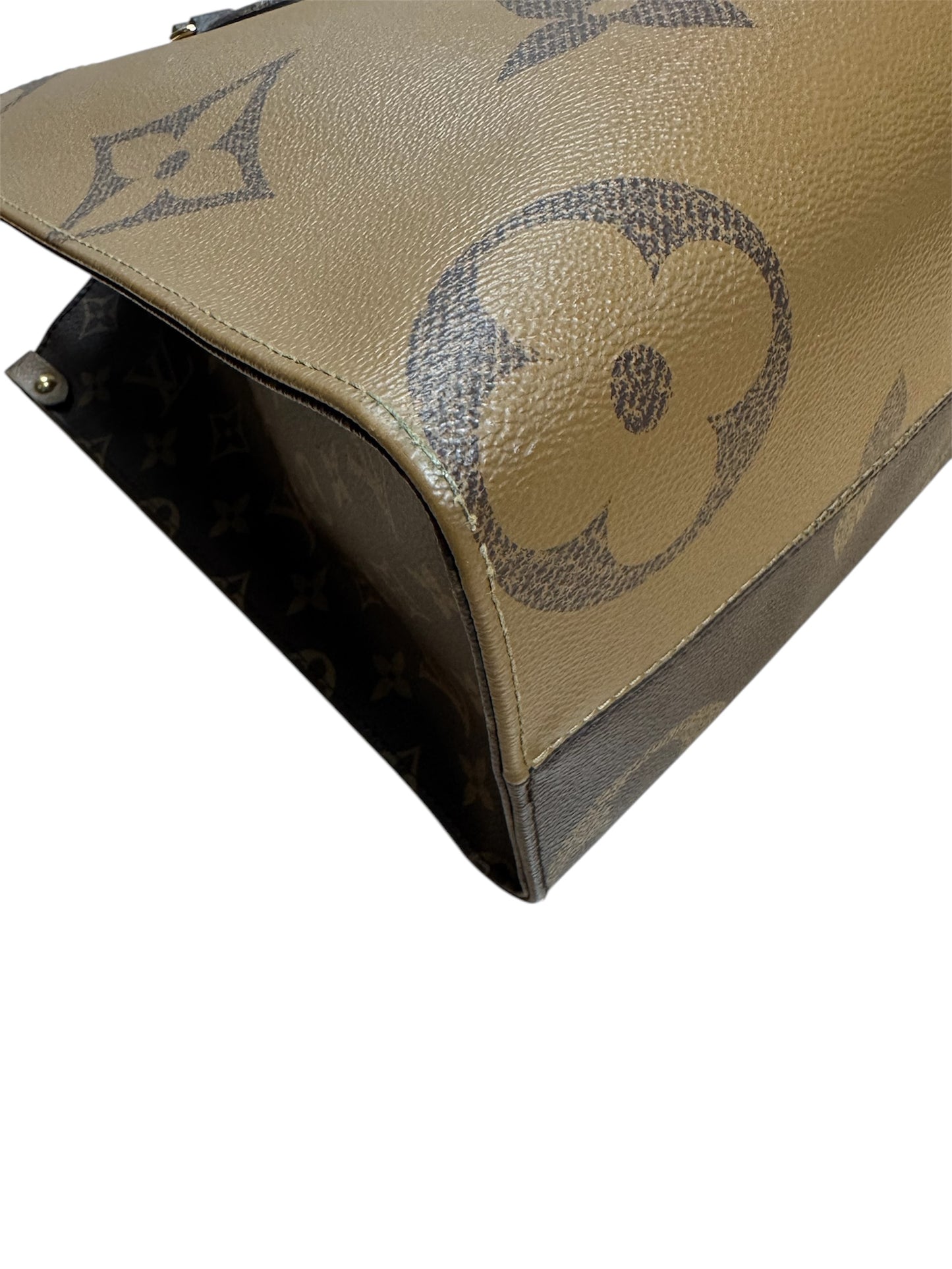Louis Vuitton OnTheGo Canvas MM