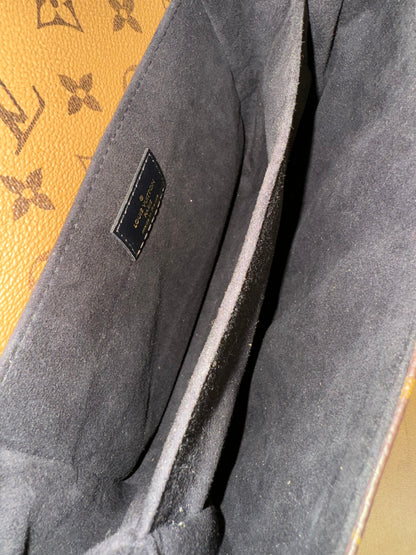 Louis Vuitton Pochette Métis Monogram reverse canvas