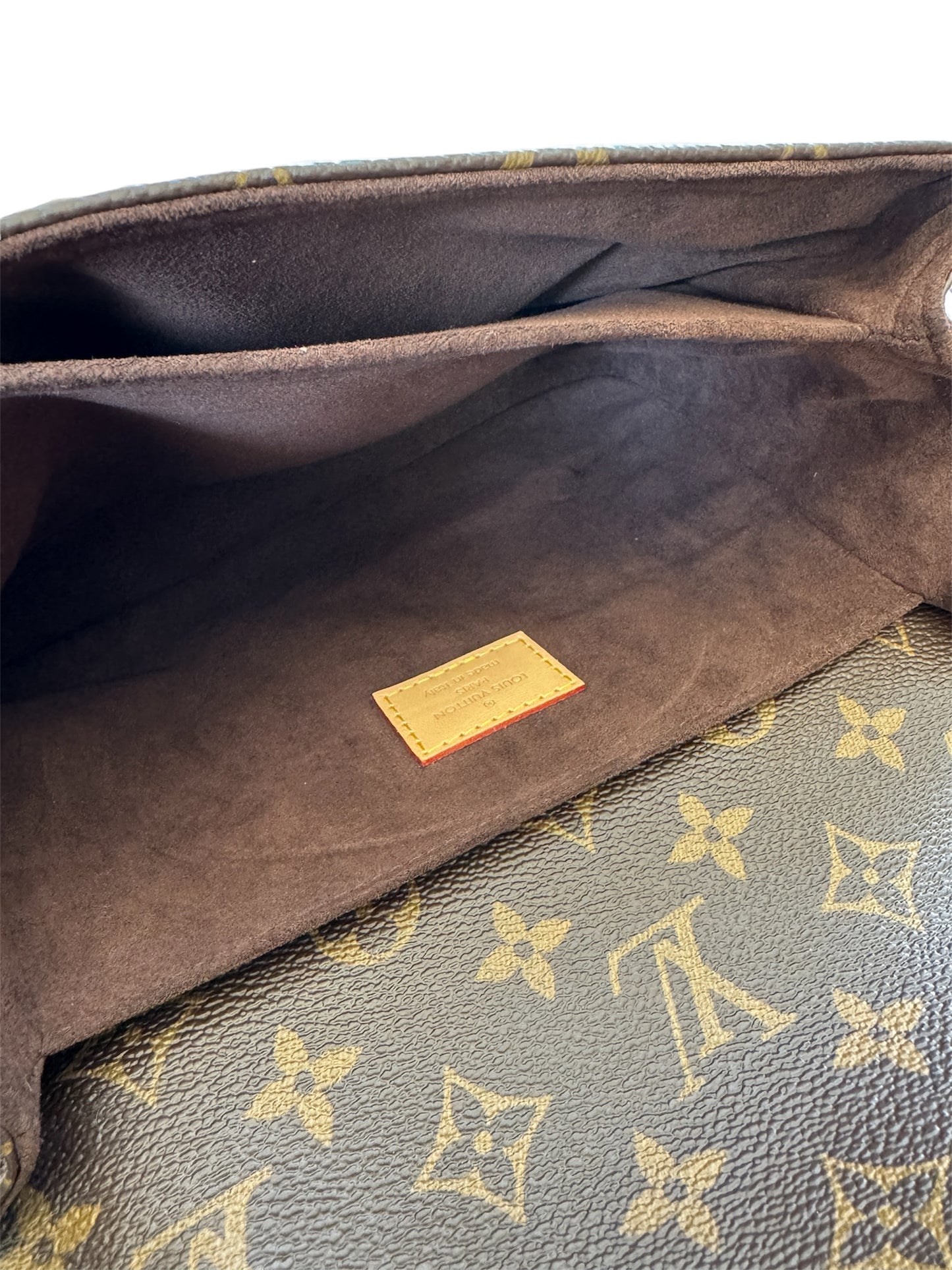 Louis Vuitton Pochette Métis Monogram Canvas