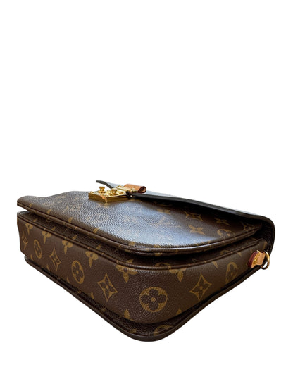 Louis Vuitton Pochette Métis Monogram Canvas